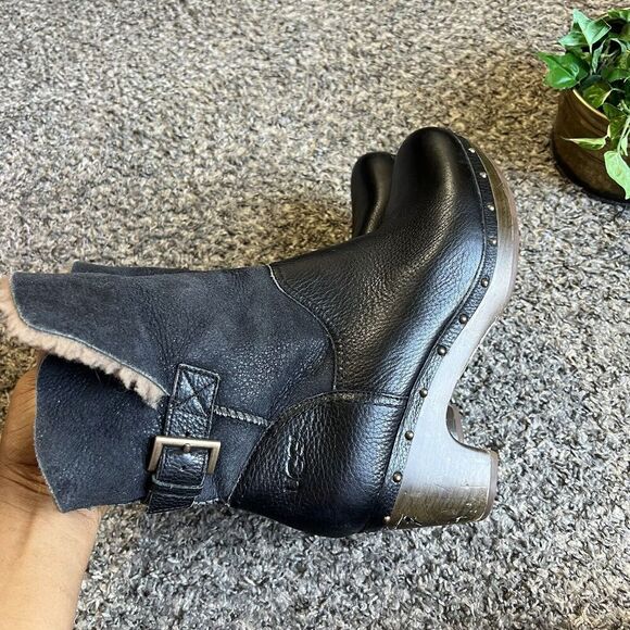 UGG Amoret Boots Black Leather Wooden Block Heel Womens Size US 10 Fold-over - Picture 6 of 9